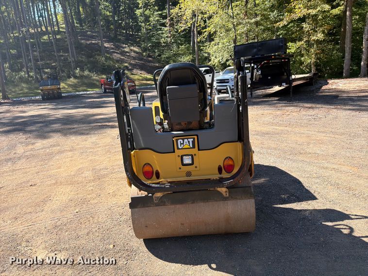 image for item FN2072 2019 Caterpillar CB-24B double drum vibratory roller