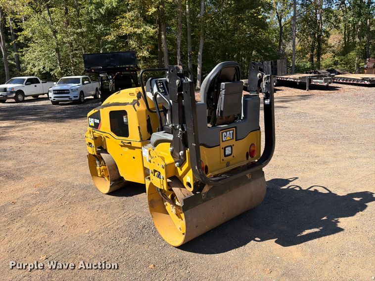 image for item FN2072 2019 Caterpillar CB-24B double drum vibratory roller