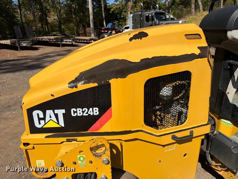 image for item FN2072 2019 Caterpillar CB-24B double drum vibratory roller