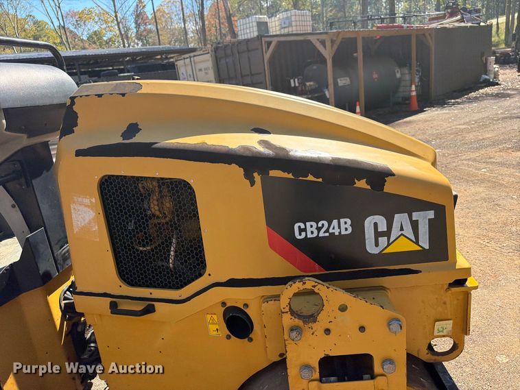 image for item FN2072 2019 Caterpillar CB-24B double drum vibratory roller