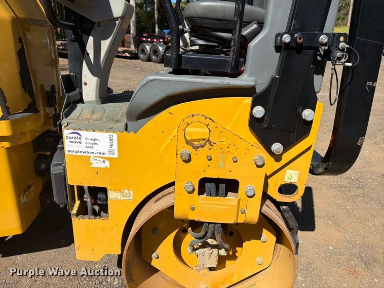 image for item FN2072 2019 Caterpillar CB-24B double drum vibratory roller
