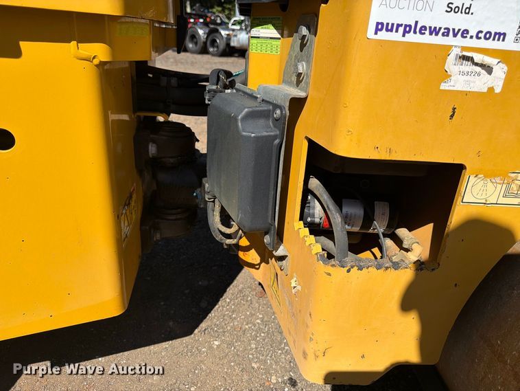 image for item FN2072 2019 Caterpillar CB-24B double drum vibratory roller