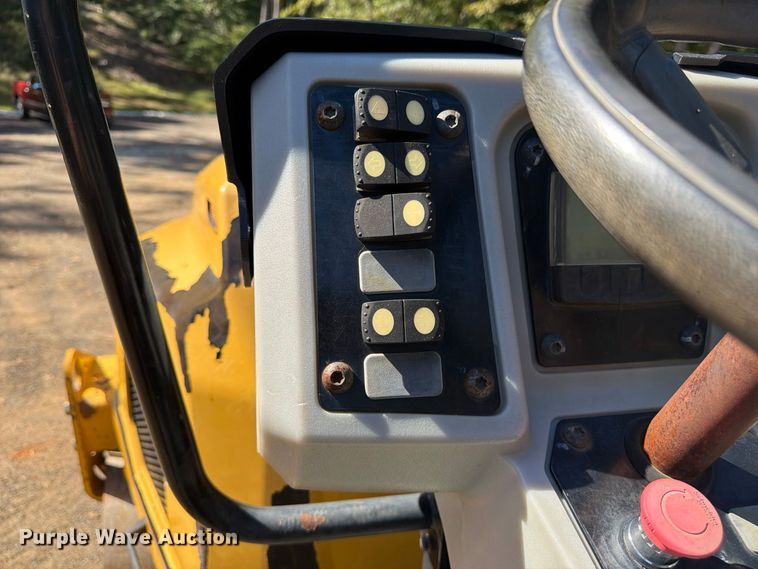 image for item FN2072 2019 Caterpillar CB-24B double drum vibratory roller