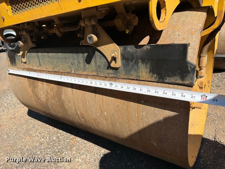 image for item FN2072 2019 Caterpillar CB-24B double drum vibratory roller