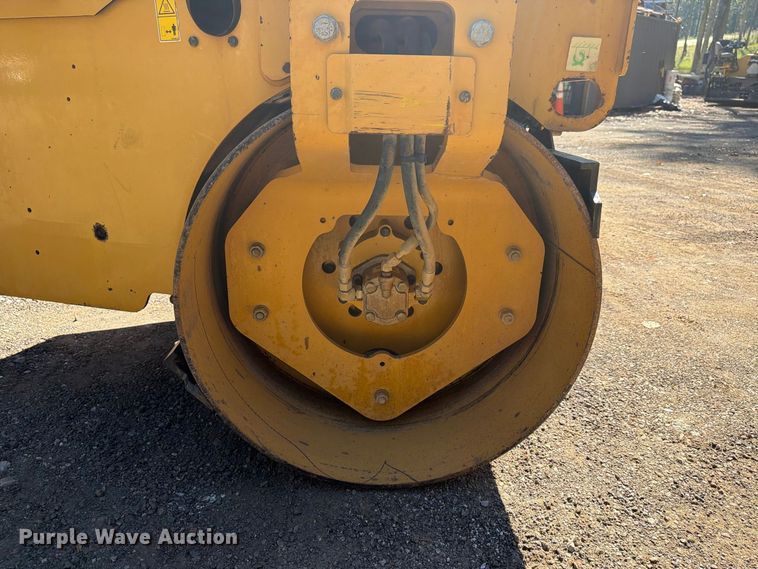 image for item FN2072 2019 Caterpillar CB-24B double drum vibratory roller