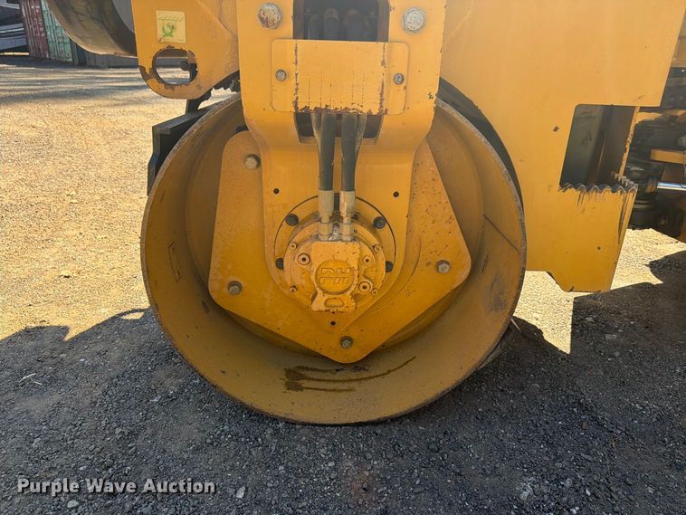 image for item FN2072 2019 Caterpillar CB-24B double drum vibratory roller