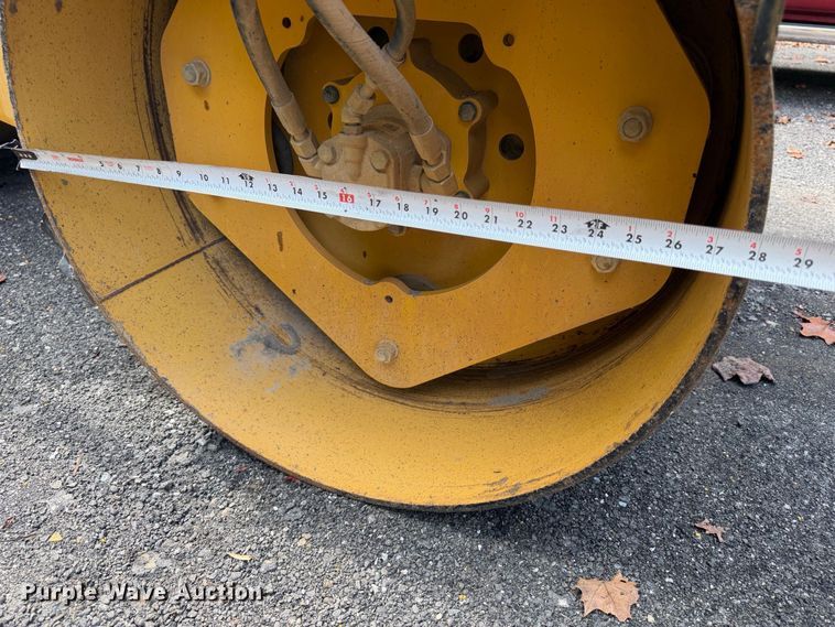 image for item FN2072 2019 Caterpillar CB-24B double drum vibratory roller