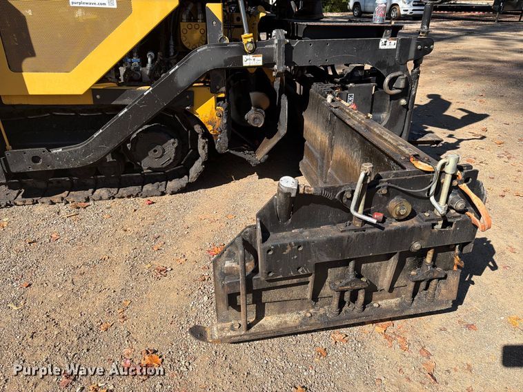 image for item FN2073 2023 Weiler P385B paver