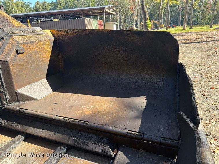 image for item FN2073 2023 Weiler P385B paver