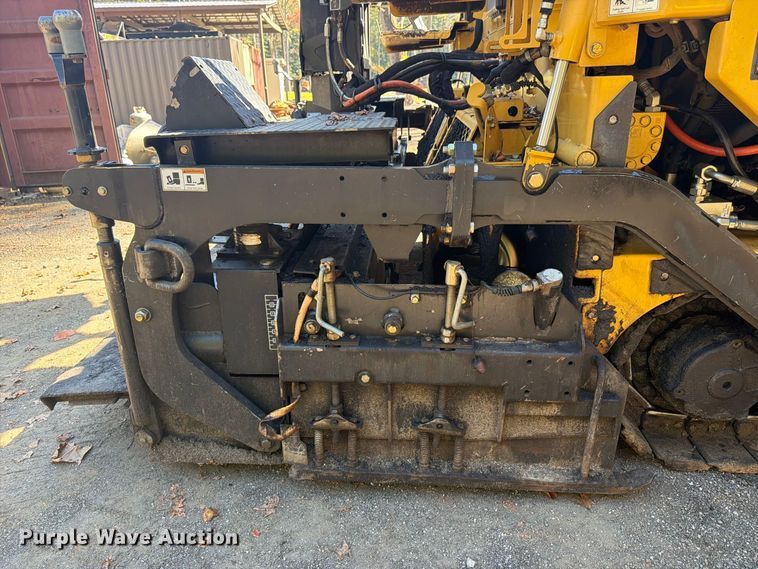 image for item FN2073 2023 Weiler P385B paver