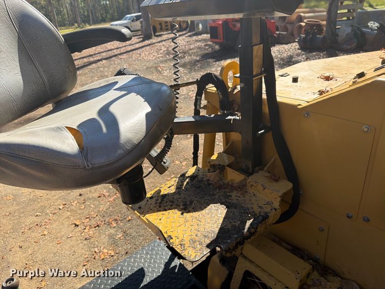 image for item FN2073 2023 Weiler P385B paver