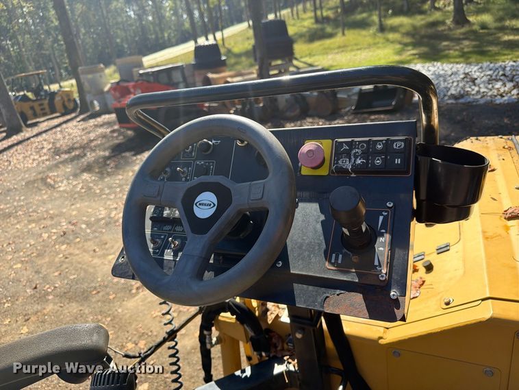 image for item FN2073 2023 Weiler P385B paver
