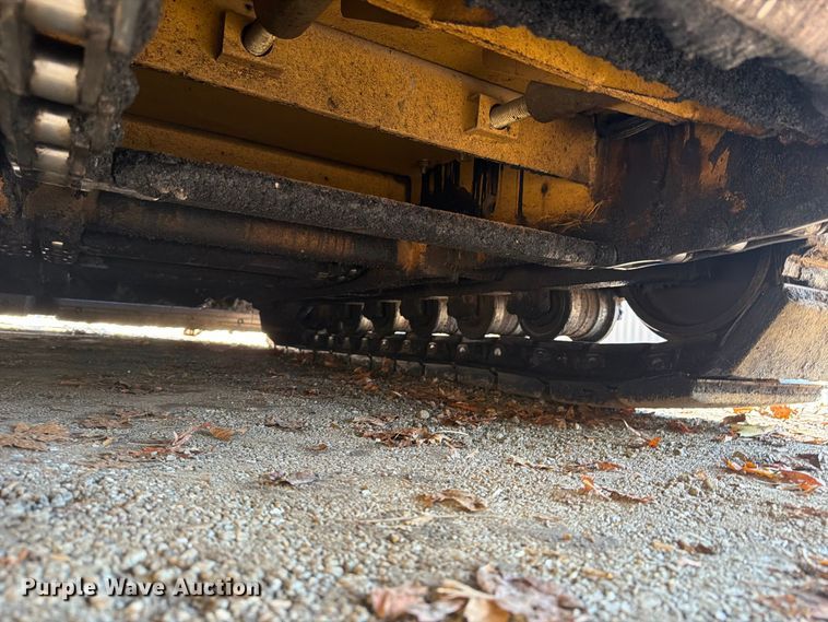 image for item FN2073 2023 Weiler P385B paver