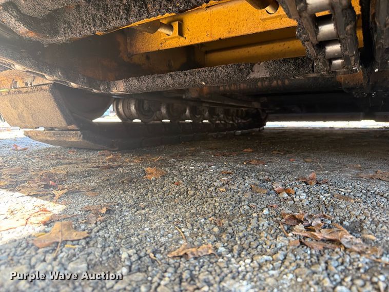 image for item FN2073 2023 Weiler P385B paver