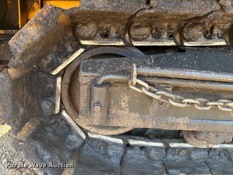 image for item FN2073 2023 Weiler P385B paver
