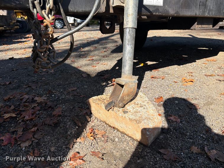 image for item FN2075 2021 Weiler TT300 asphalt trailer