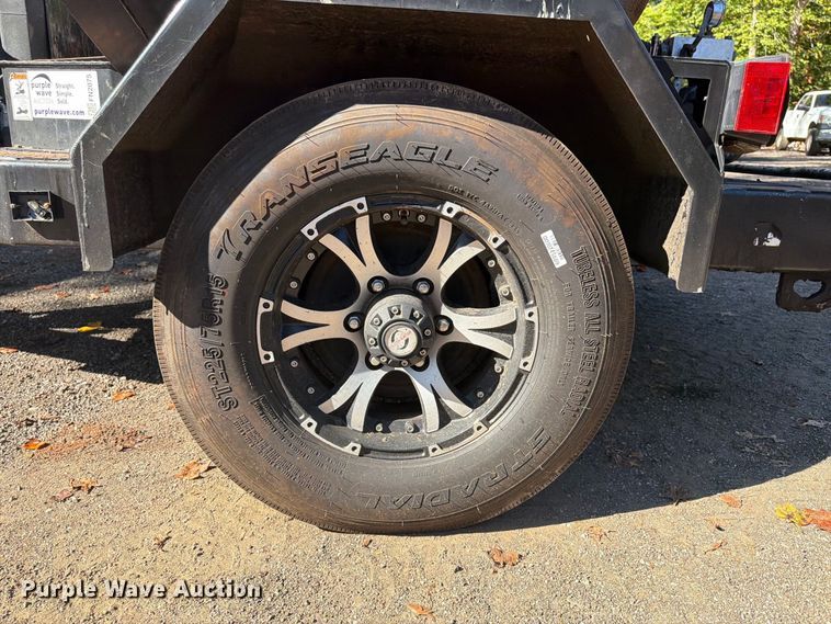 image for item FN2075 2021 Weiler TT300 asphalt trailer