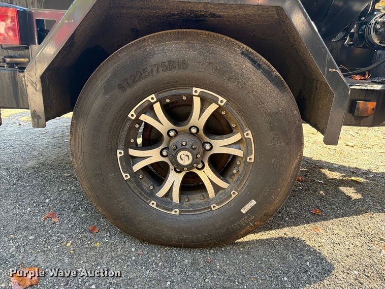 image for item FN2075 2021 Weiler TT300 asphalt trailer