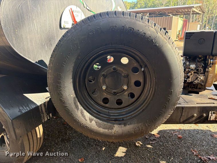 image for item FN2075 2021 Weiler TT300 asphalt trailer