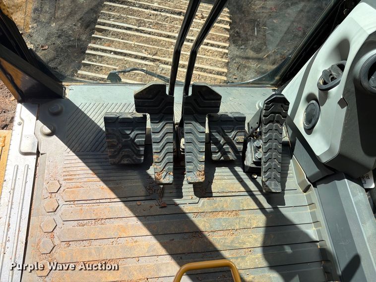 image for item FN2076 2021 Caterpillar 336 excavator
