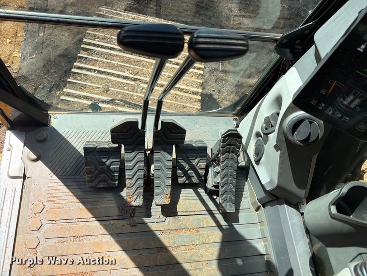 image for item FN2076 2021 Caterpillar 336 excavator