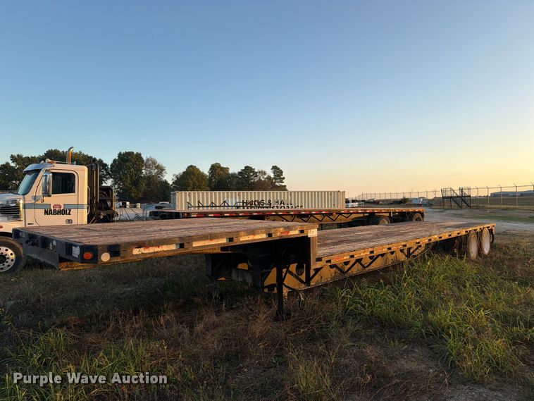 image for item FN2655 2004 Lufkin drop deck trailer