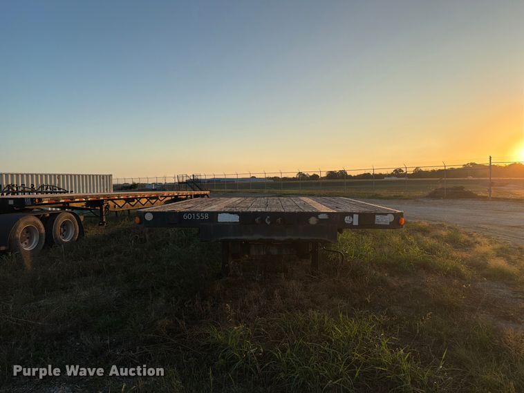image for item FN2655 2004 Lufkin drop deck trailer