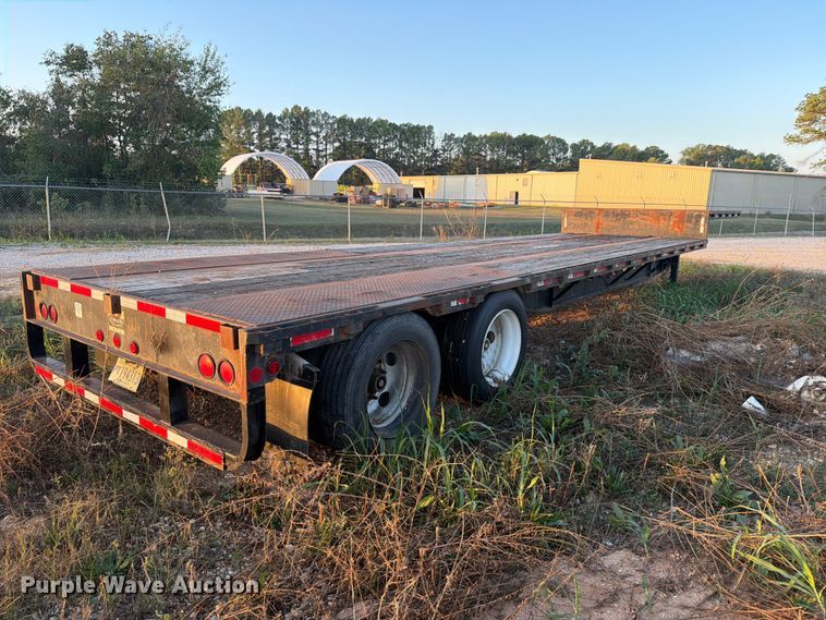 image for item FN2655 2004 Lufkin drop deck trailer