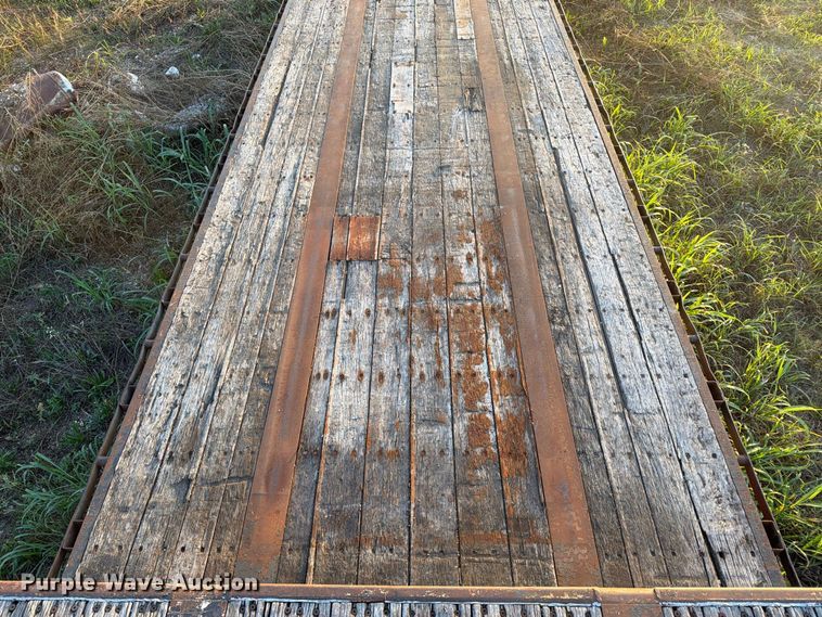 image for item FN2655 2004 Lufkin drop deck trailer
