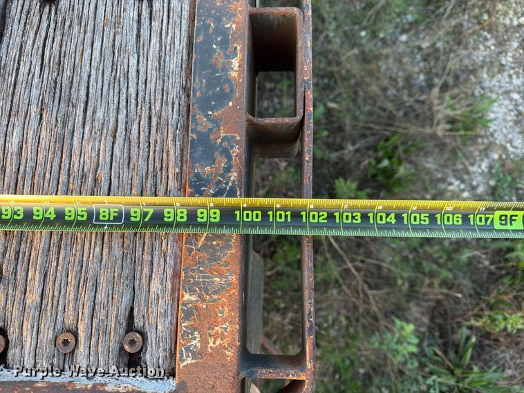image for item FN2655 2004 Lufkin drop deck trailer