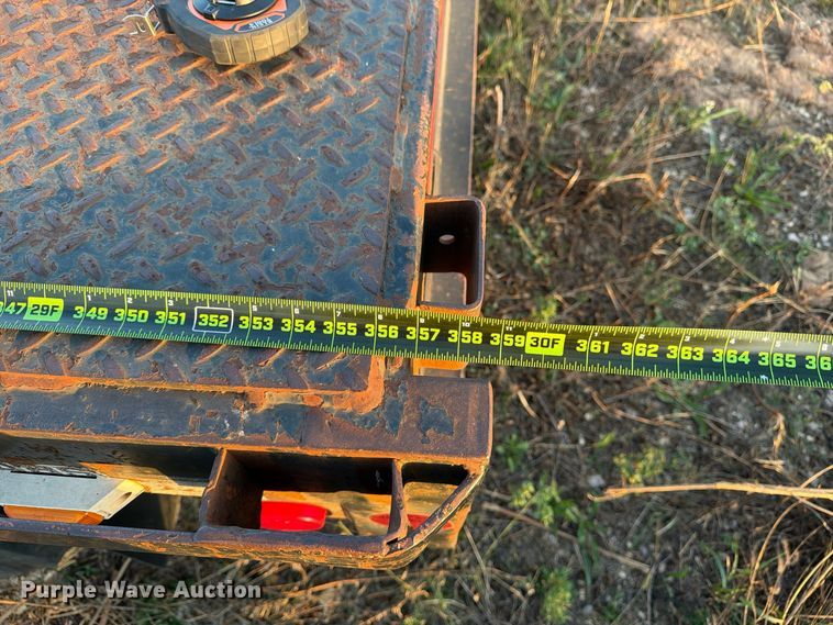 image for item FN2655 2004 Lufkin drop deck trailer