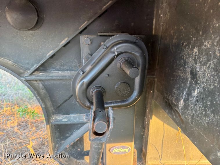 image for item FN2655 2004 Lufkin drop deck trailer