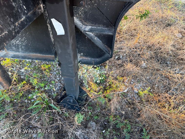 image for item FN2655 2004 Lufkin drop deck trailer