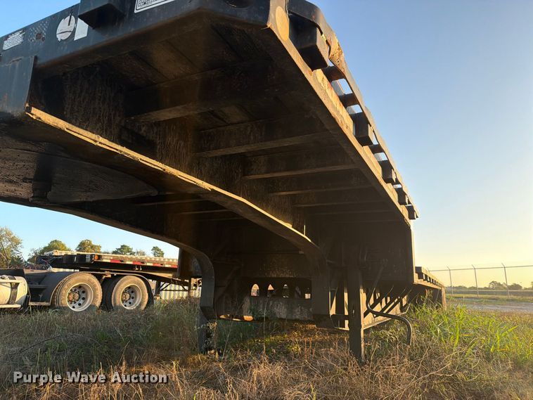image for item FN2655 2004 Lufkin drop deck trailer