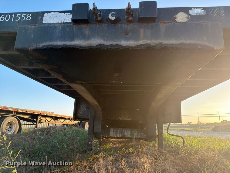 image for item FN2655 2004 Lufkin drop deck trailer