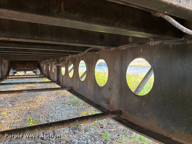 image for item FN2655 2004 Lufkin drop deck trailer