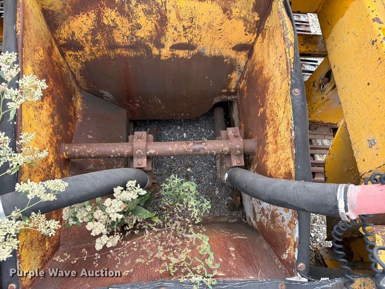 image for item FN2659 Gomaco GT-6000 paver