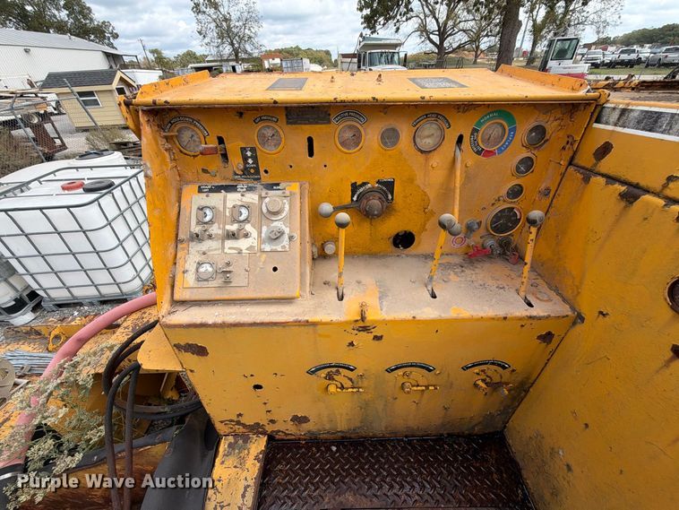 image for item FN2659 Gomaco GT-6000 paver
