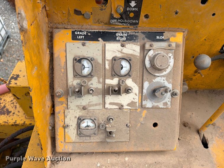 image for item FN2659 Gomaco GT-6000 paver