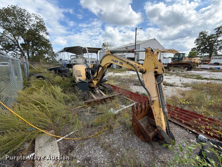 image for item FN2661 Mustang G3503 RD mini excavator