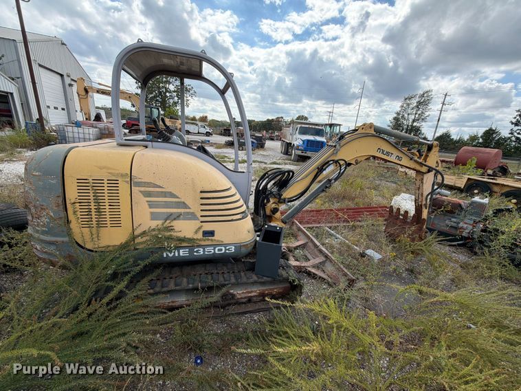 image for item FN2661 Mustang G3503 RD mini excavator