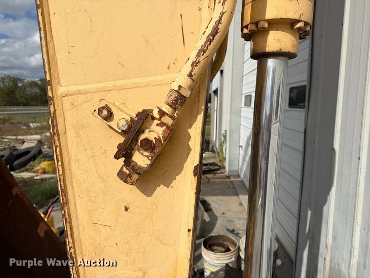 image for item FN2662 2012 Kobelco SK210-9 excavator