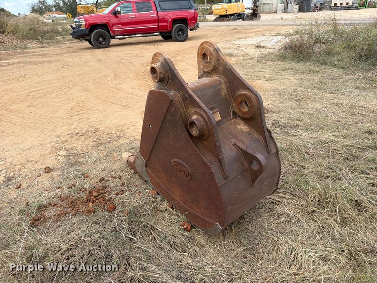 image for item FN2662 2012 Kobelco SK210-9 excavator
