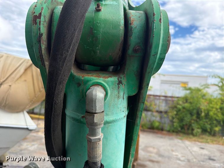 image for item FN2665 2006 John Deere 310G backhoe