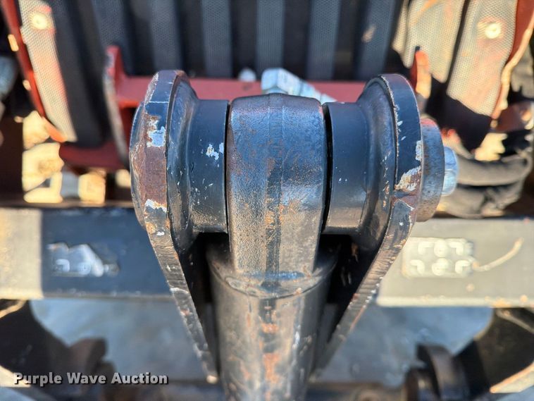 image for item FN2669 Ditch Witch SK750 compact utility loader