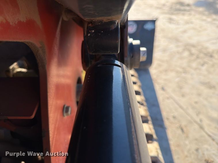 image for item FN2669 Ditch Witch SK750 compact utility loader