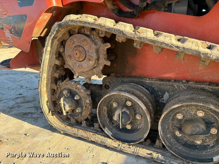 image for item FN2669 Ditch Witch SK750 compact utility loader