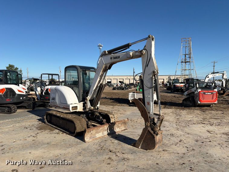 image for item FN2670 2005 Bobcat 341G mini excavator
