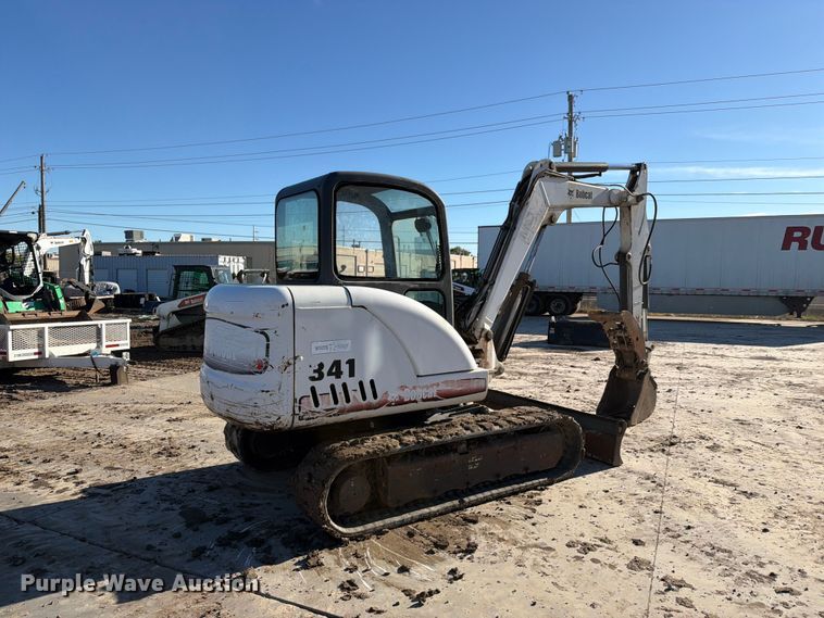 image for item FN2670 2005 Bobcat 341G mini excavator