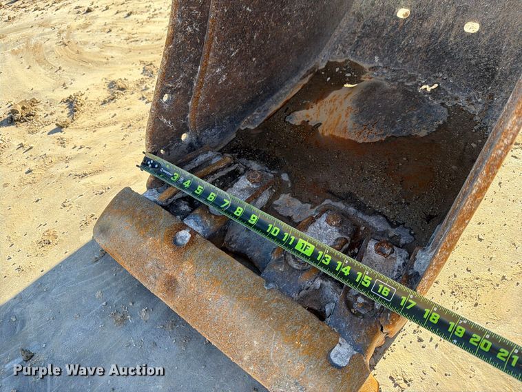 image for item FN2670 2005 Bobcat 341G mini excavator